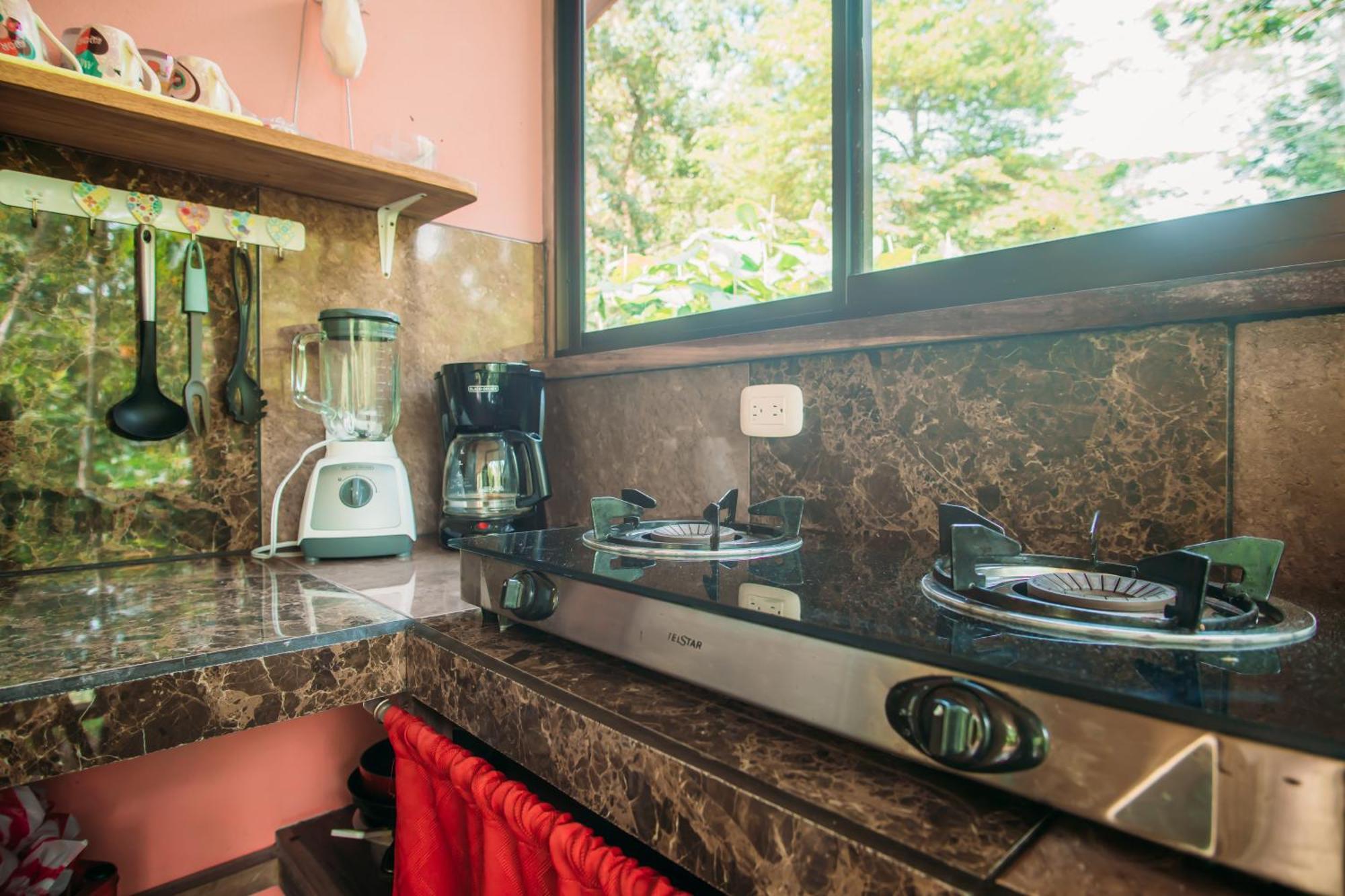 Brigitte'S Ranch Hotel Кахуита Екстериор снимка