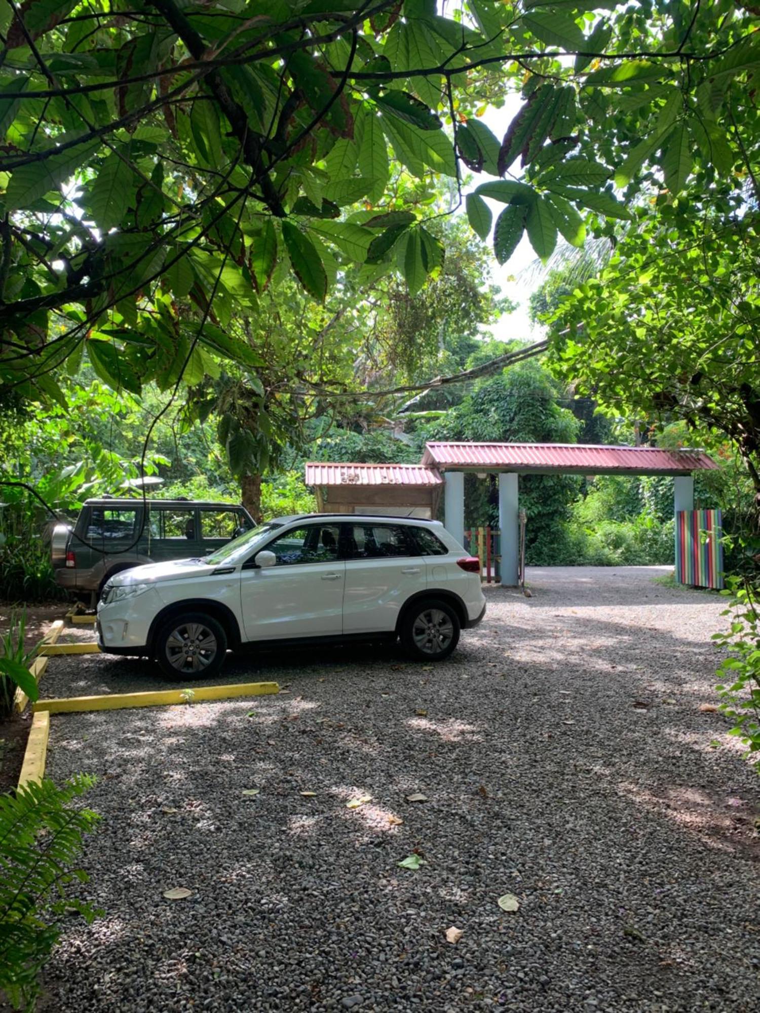 Brigitte'S Ranch Hotel Кахуита Екстериор снимка