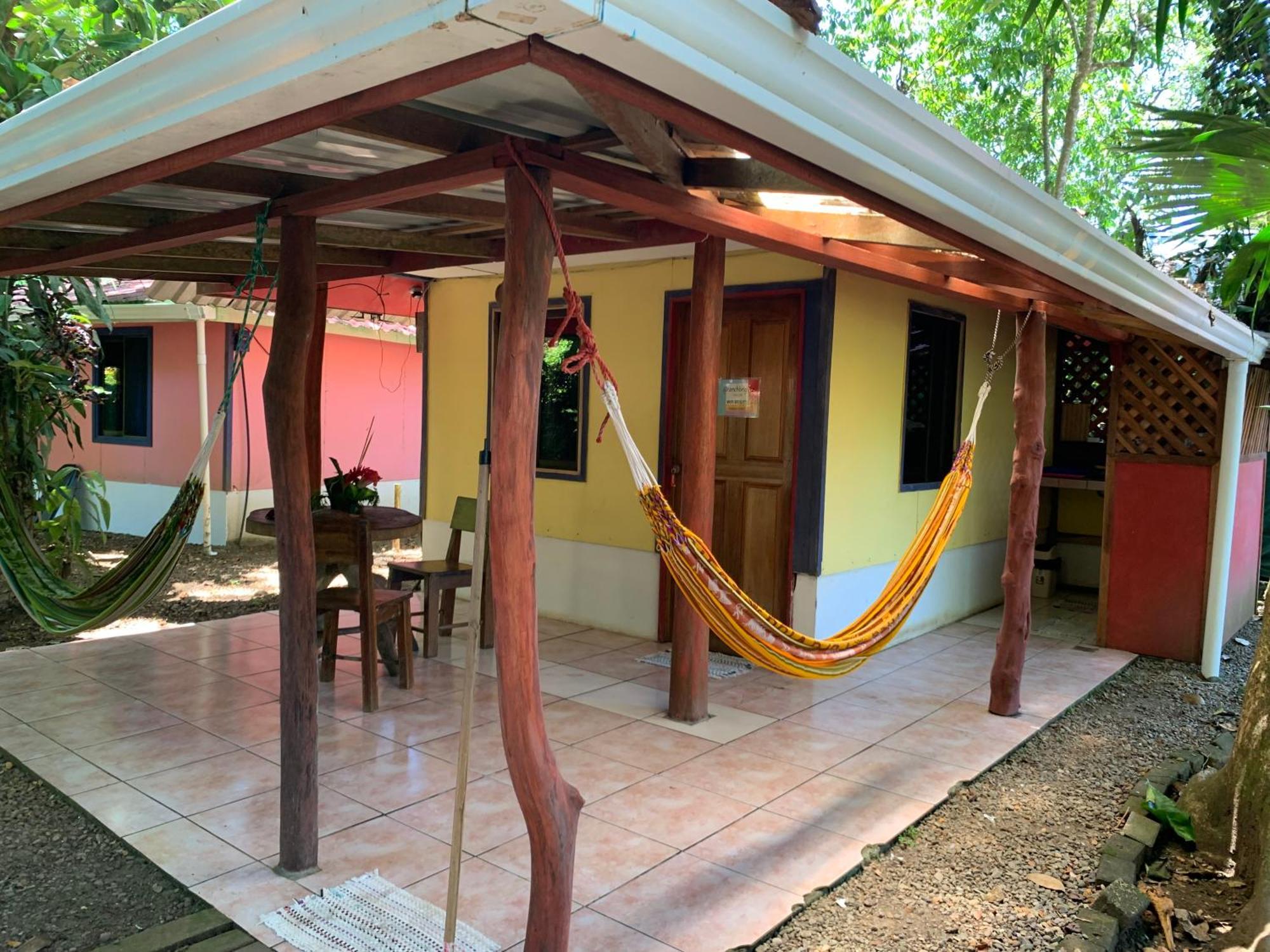 Brigitte'S Ranch Hotel Кахуита Екстериор снимка