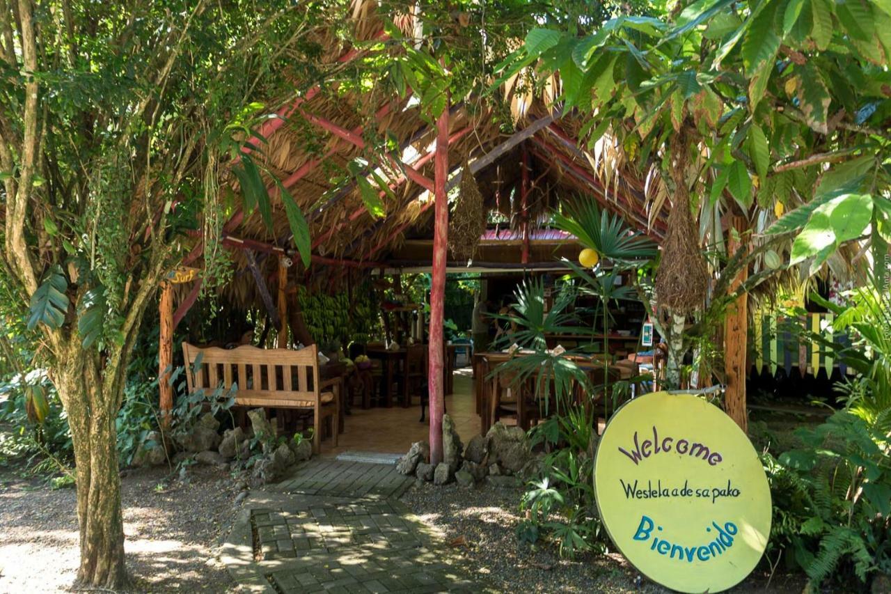 Brigitte'S Ranch Hotel Кахуита Екстериор снимка